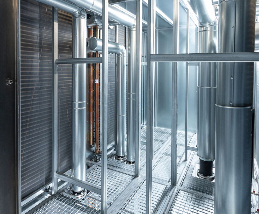 The stainless steel piping of the heat exchangers was carried out by robatherm.