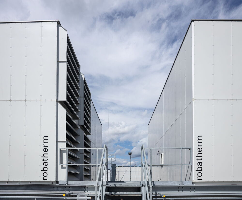 The overall appearance of the new building is defined by its spacious dimensions.