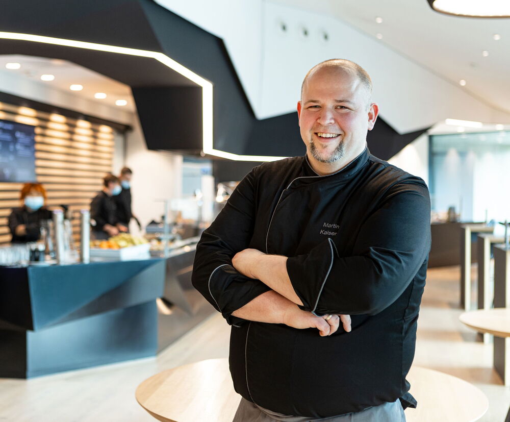 Anspruchsvoll und kreativ: Martin Kaiser, Küchenchef des robatherm Restaurants. Anspruchsvoll und kreativ: Martin Kaiser, Küchenchef des robatherm Restaurants.